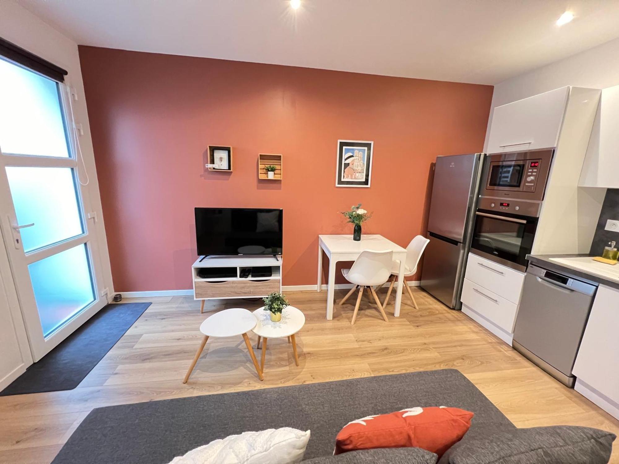 Le Remois - Charmant T2 - Renove - Parking - Cour Privative - Wifi Reims Exterior photo